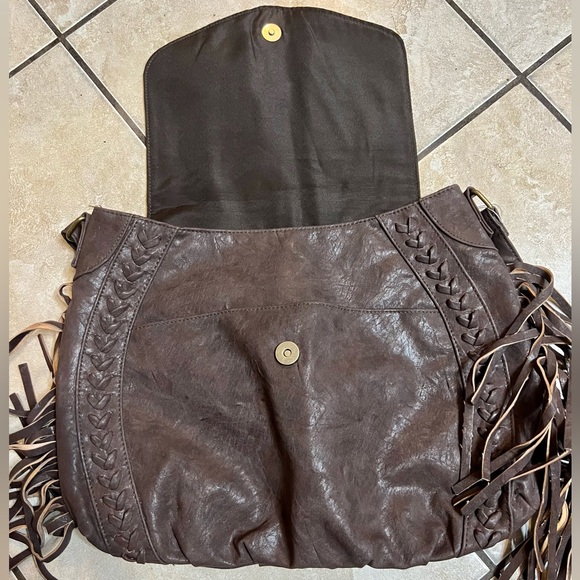 Fringe Crossbody bag - Picture 4 of 8